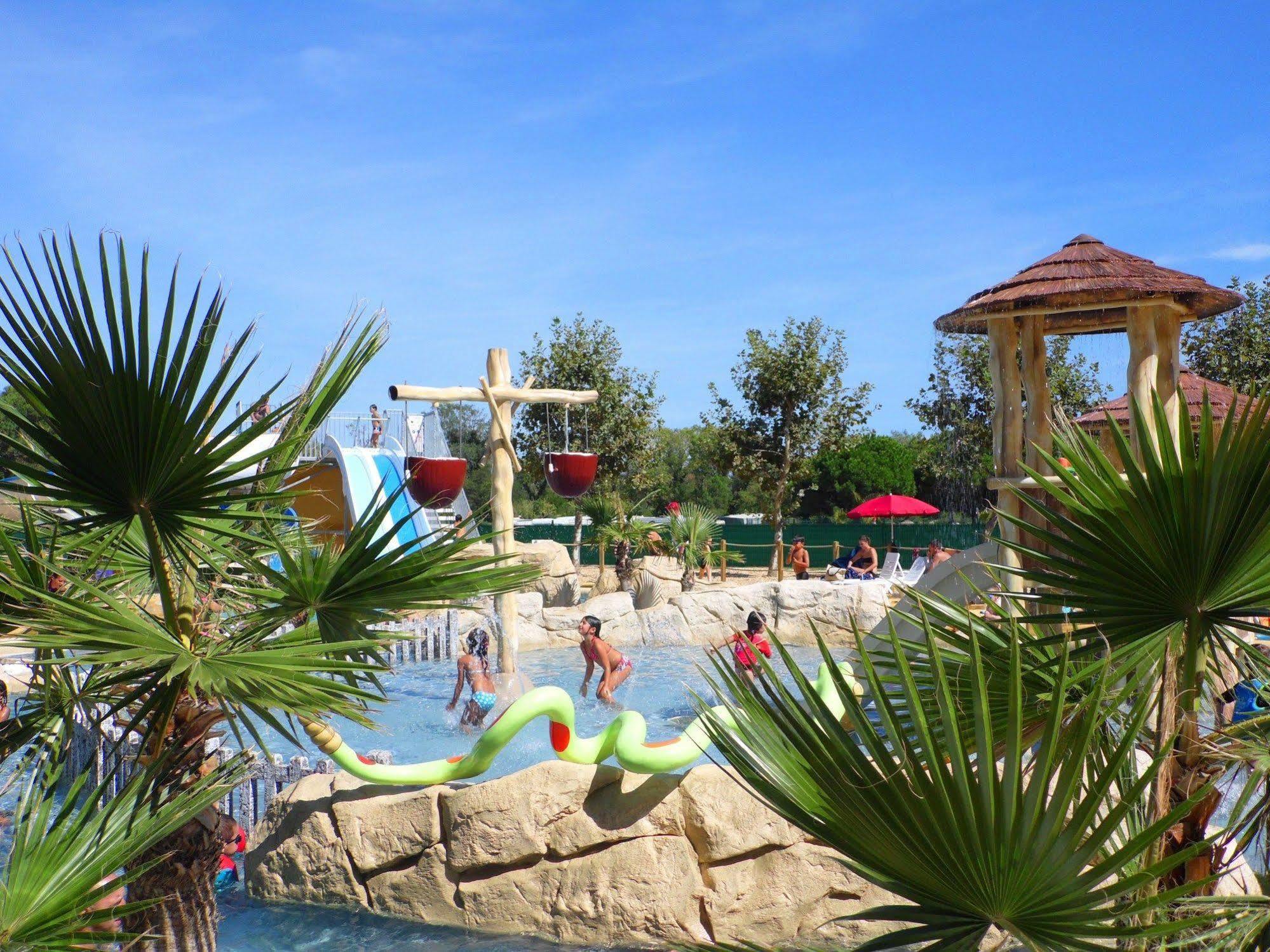 Camping Le Sainte Marie Bagian luar foto